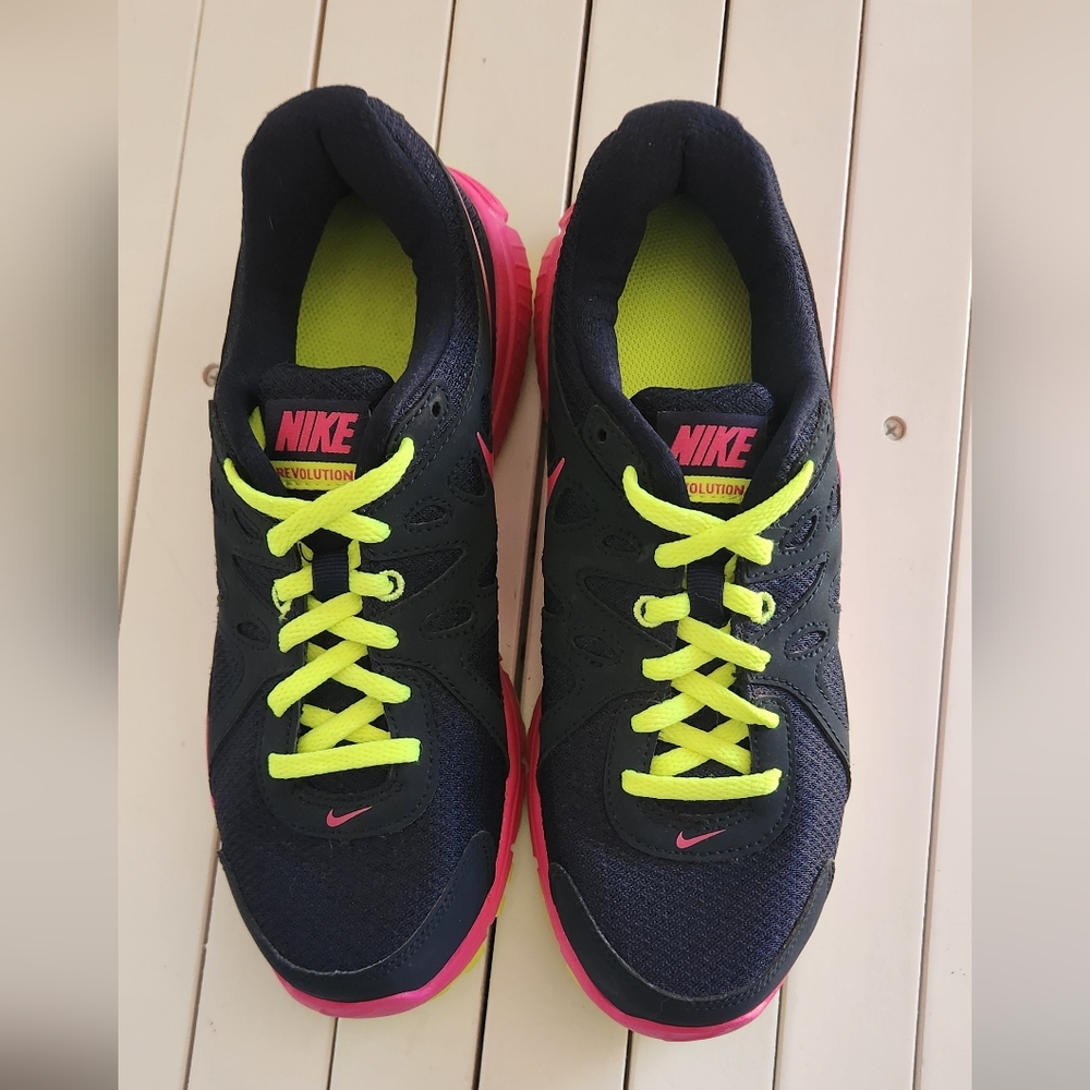 Nike Womens Revolution 2 554900-463 Lace Up Black Pink Running Shoes Size 7